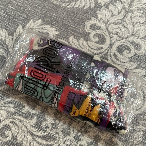 RARE 🦄 Lu La Roe- Disney Villans leggings Size Tween -Ursula, Maleficent, Queen - Picture 10 of 10